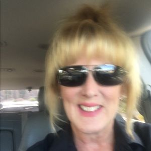 Meet your Posher, Suzanne